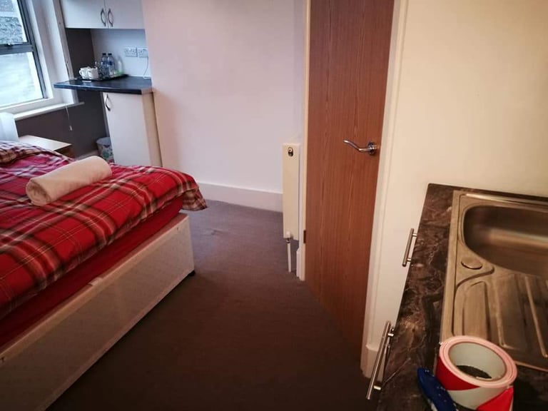 Spacious & Cosy Studio for Rent in - ME14 2UU