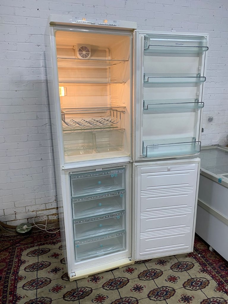🚚 TopBrand Miele Tall 2M Fridge Freezer