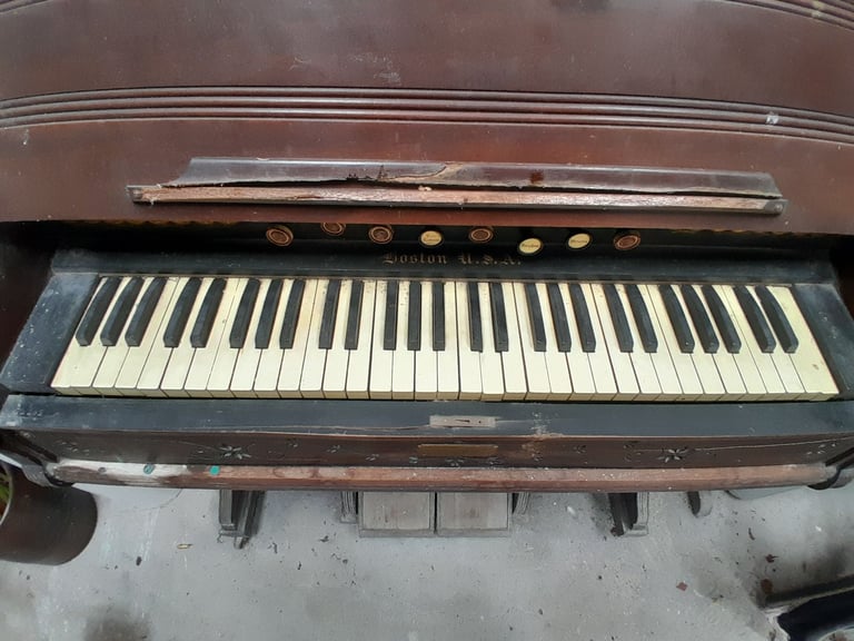 Harmonium in need of restoration. 