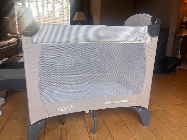 image for Graco Travel Cot / Bassinet