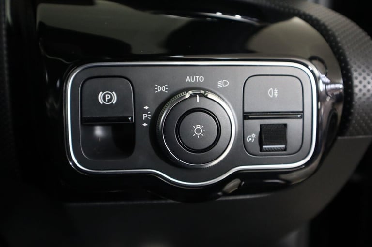 2019 Mercedes-Benz A-Class 1.3 A200 AMG Line (Executive) 7G-DCT Euro 6 (s/s) 5dr Hatchback Petrol...
