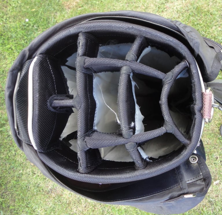 Golf bags, taylormade, mizuno, and ping £75 each