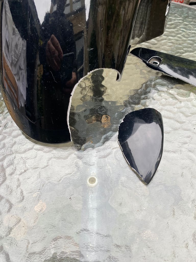 Damaged CBR 600 F4i fairing & 2 front fenders / mudguards for donor / repair