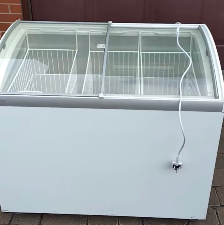 image for SLIDING DOORS (300L)  ICE CREAM DISPLAY CHEST FREEZER IN EXCELLENT WORKING CONDITION