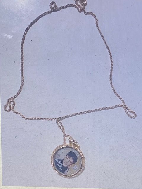 RARE: Elvis Half Dollar Colour Coin Necklace with COA *EX*