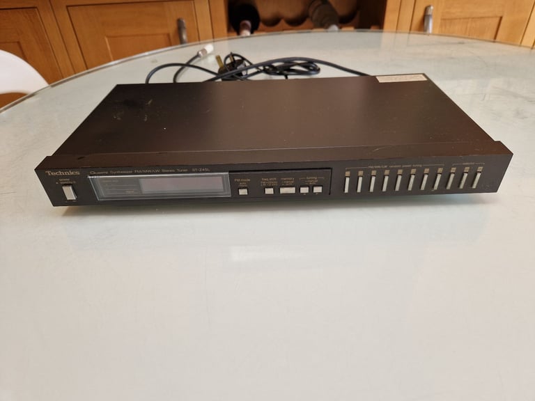 Technics Stereo AM / FM Tuner 
