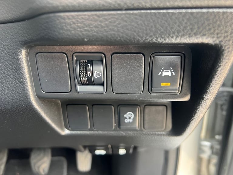 2019 Nissan Qashqai 1.3 DiG-T N-Connecta 5dr HATCHBACK PETROL Manual