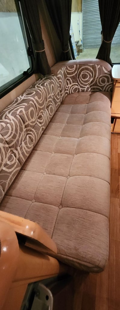 STUNNING ELDDIS 556 FULL 6 BERTH TRIPLE BUNKS + AWNING