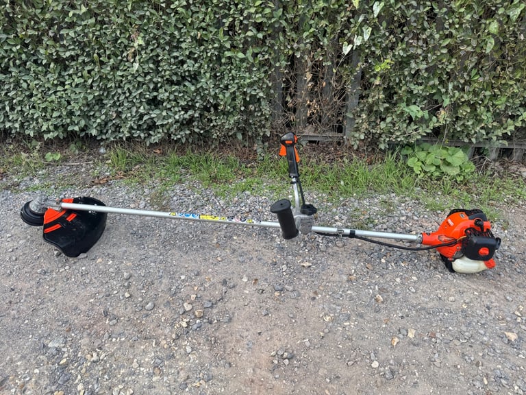 Echo SRM-300TES petrol strimmer good working order 