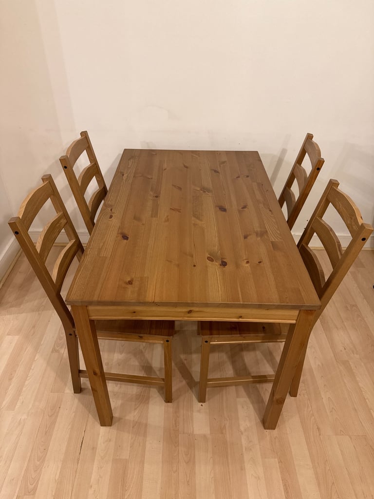 image for Pinewood dining table