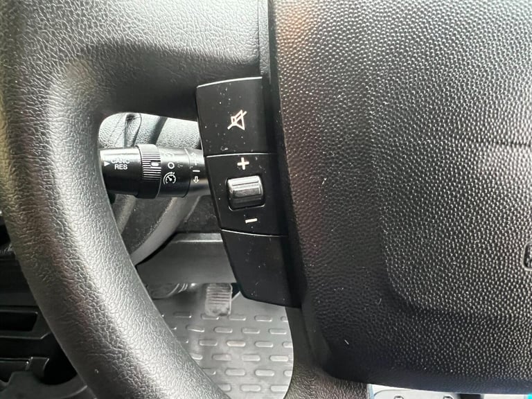 2022 Peugeot Boxer 2.2 BlueHDi 335 S Platform Cab L3 Euro 6 (s/s) 2dr Luton Diesel Manual