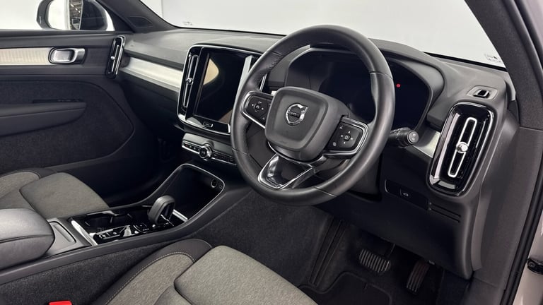 2023 Volvo XC40 B4 Plus SUV Hybrid Automatic