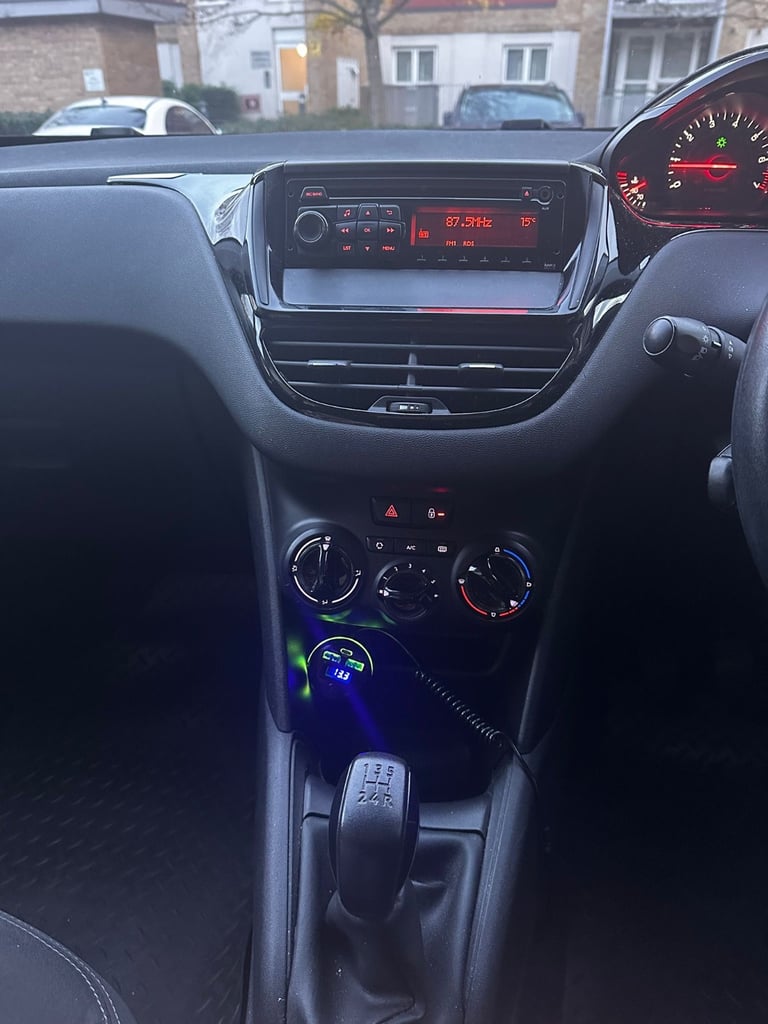 Peugeot, 208, Hatchback, 2014, Manual, 1199 (cc), 5 doors