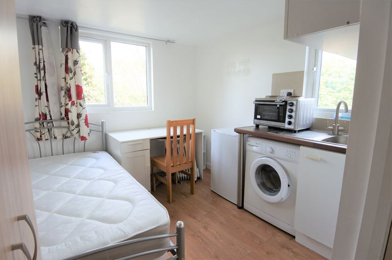 *INC ALL BILLS* Modern compact studio flat to rent in Willesden Green