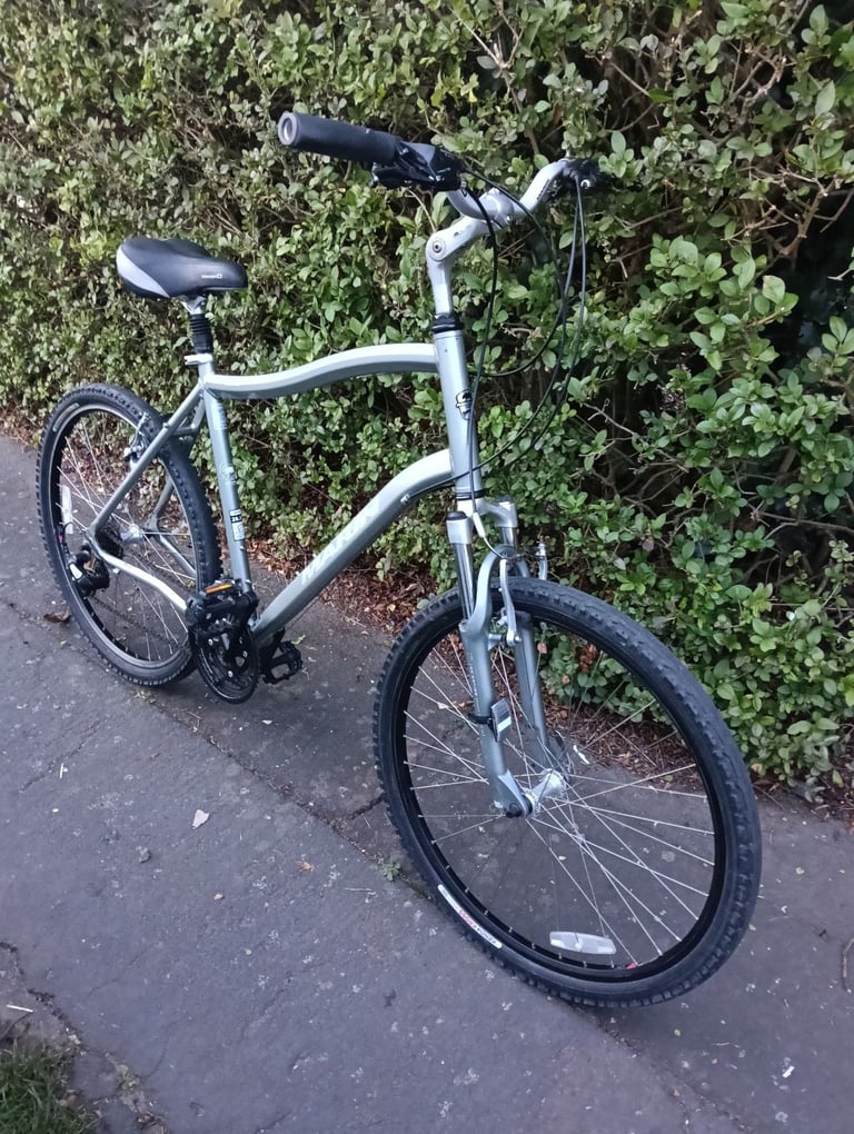 Large mens bike will suit a taller person 