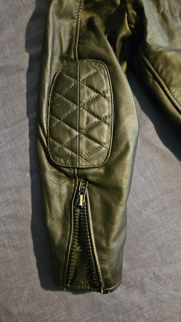 1980's WOLF LEATHERS Cafe RacerJacket painted motorbike jacket - Hand Painted Queensryche - 44'