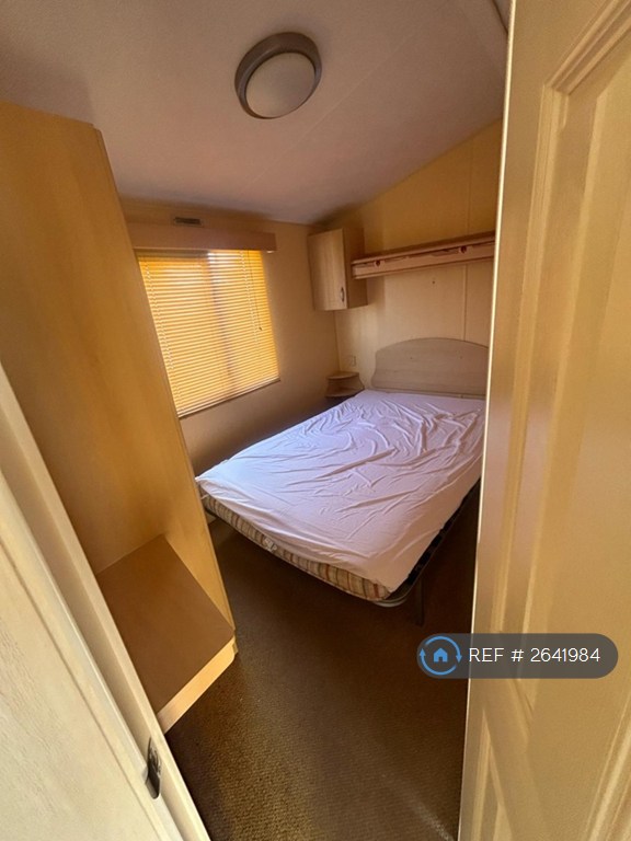 2 bedroom house in Plaistow Road, Dunsfold, Godalming, GU8 (2 bed) (#2641984)