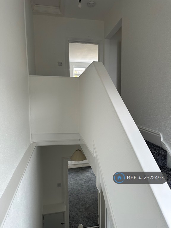 3 bedroom flat in Waterloo Street, Plymouth, PL4 (3 bed) (#2672493)