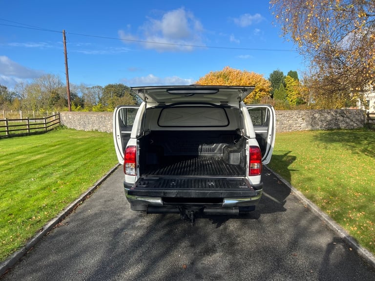 TOYOTA HILUX 2.4 D-4D 150PS ICON MANUAL 4X4 UTILITY PICKUP 21 REG 19,400 MILES