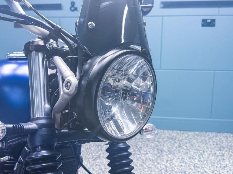 2022 TRIUMPH STREET SCRAMBLER 900 GOLD LINE LTD EDITION - LOW MILES - ONE OWNER