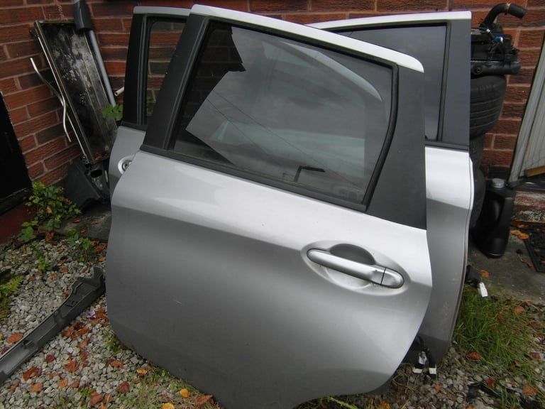 Nissan Note 2014 Doors all 4 available paint code YKO silver