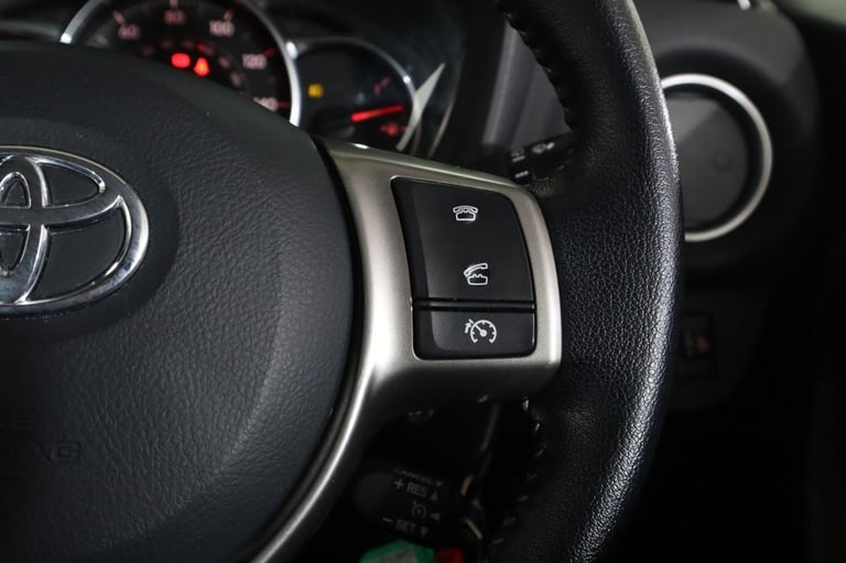 2014 Toyota Yaris 1.33 Dual VVT-i Excel Hatchback 5dr Petrol Manual Euro 5 Euro 5 (99 ps) Hatchba...