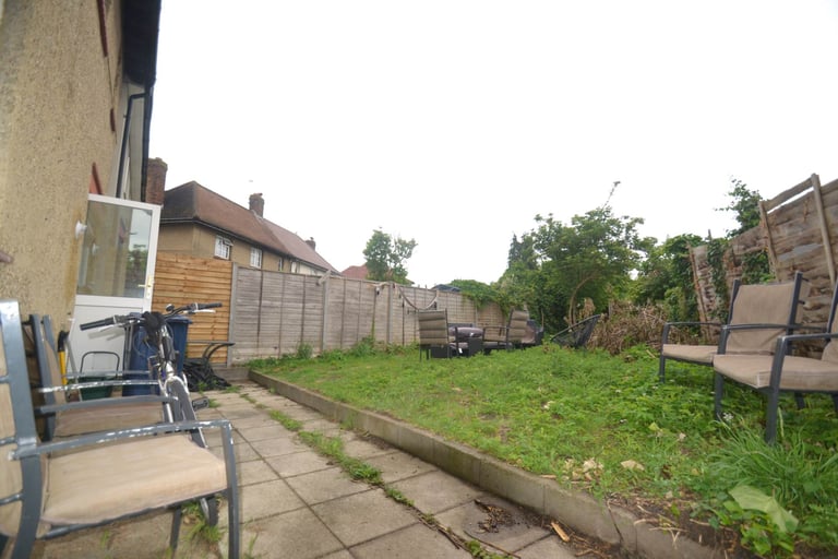 3 bedroom house in Allendale Avenue, Southall