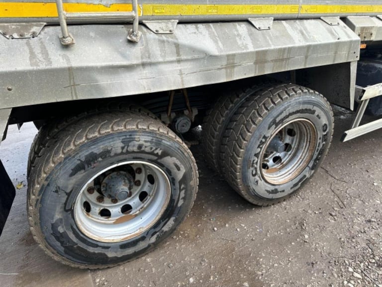 Scania P370 CB 8X4 MANUAL GEARBOX EURO 6 TIPPER