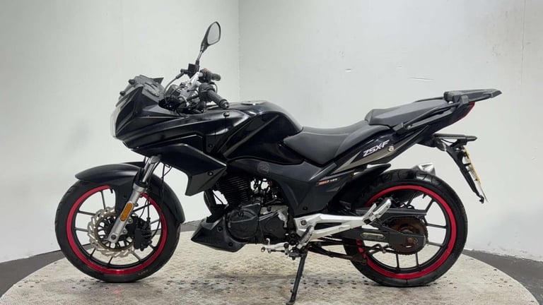 Lexmoto ZSX 125 Naked Petrol Manual Euro 4 (10 ps)