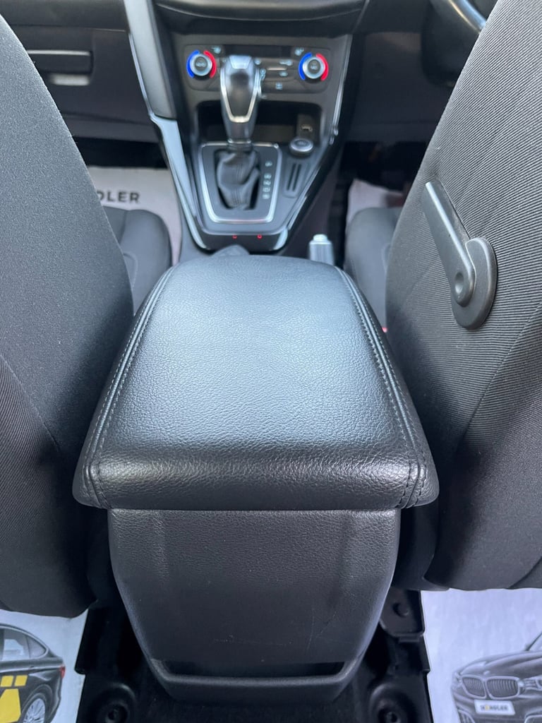 2015 Ford Focus TITANIUM 5-Door Petrol