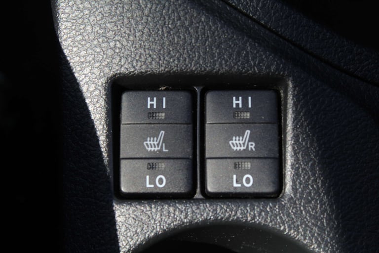 2015 Toyota Auris 1.8 Auris Icon+ VVT-i CVT 5dr Hatchback Hybrid Automatic