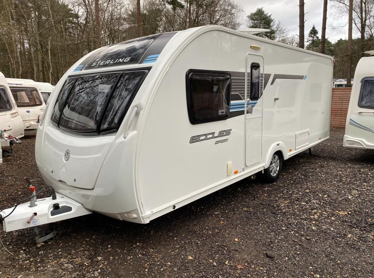 STERLING ECCLES SPORT 584 - ISLAND BED - 4 BERTH - MOVER & AWNING - BARGAIN 