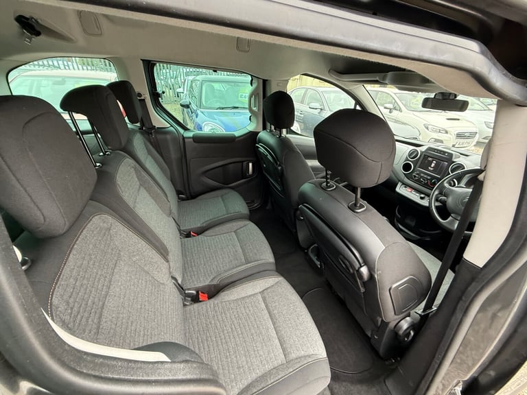 FRESH SERVICE,SERVICE HISTORY,2KEYS,FINANCE AVAILABLE,WARRANTY AVAILABLE NATIONA