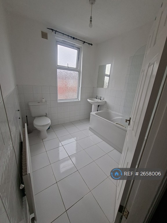 2 bedroom house in Congress Street, Leeds, LS12 (2 bed) (#2658006)