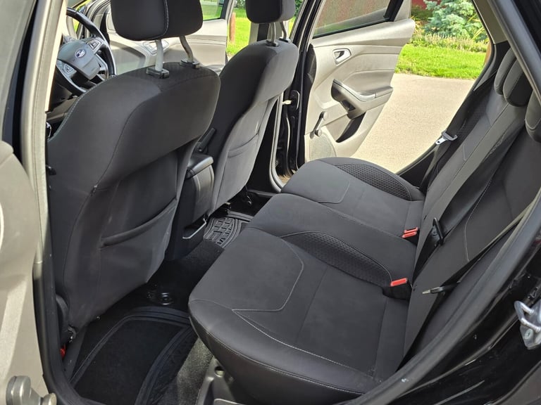 2016 Ford Focus 1.0 Manual Zetec EcoBoost 61000 Miles. NAV . PX OK. Petrol 5dr hatchback. HATCHBA...
