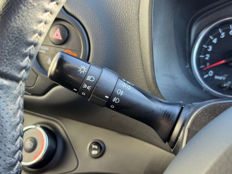 2017 Toyota Yaris 1.3 Yaris Design VVT-i 5dr - NATIONAL DELIVERY* Hatchback Petrol Manual