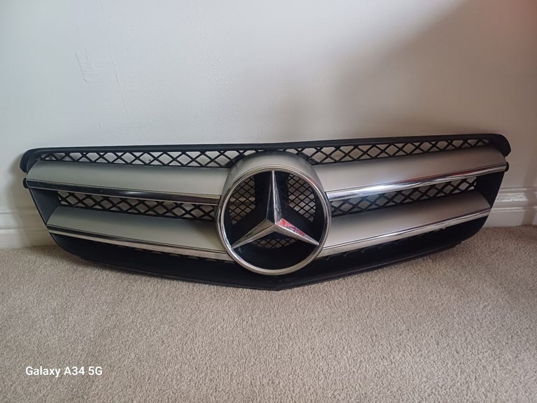 image for Mercedes C Class Grille