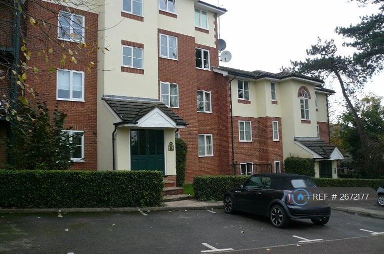 1 bedroom flat in Queen Alexandra Road, High Wycombe, HP11 (1 bed) (#2672177)