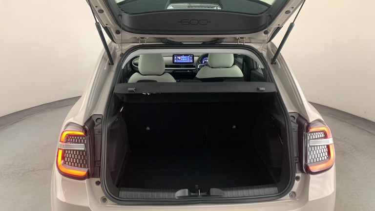 2024 Fiat 600 1.2 MHEV SUV 5dr Petrol Hybrid e-DCT Euro 6 (s/s) (100 ps) SUV Hybrid Automatic