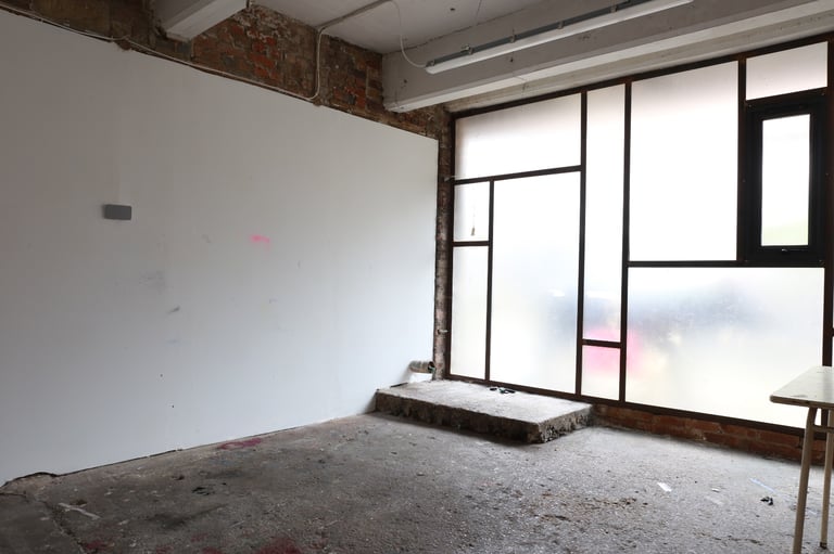 2 Art Studios workspace with big window for rent N15 / Haringey available now !