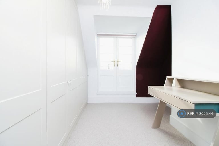 2 bedroom flat in Adams Walk, Midhurst, GU29 (2 bed) (#2653144)
