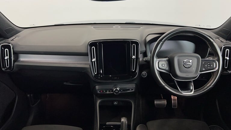 2021 Volvo XC40 Recharge R-Design, T5 plug-in hybrid (Power Tailgate, Sensus Navigation) Estate P...