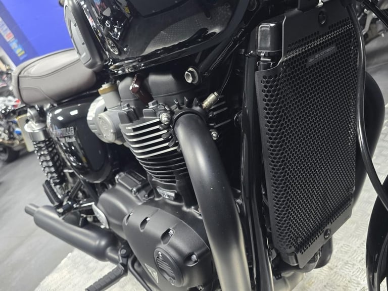 TRIUMPH BONNEVILLE T120