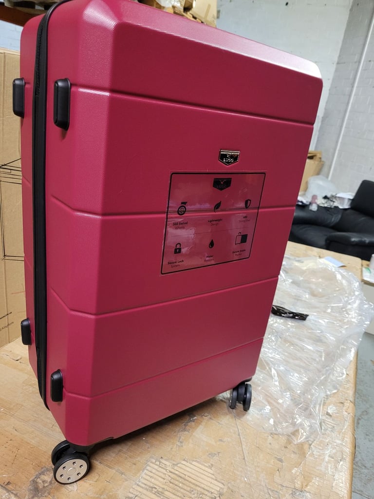 A new 3 pcs burgundy coloured hard shell Suitcase set 28inch 24inch 