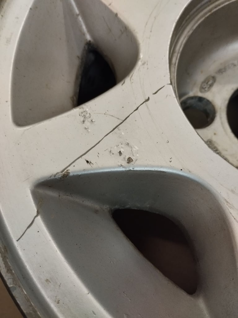 2no Ford Capri 2.8i Special 7"x13" Alloy Wheels