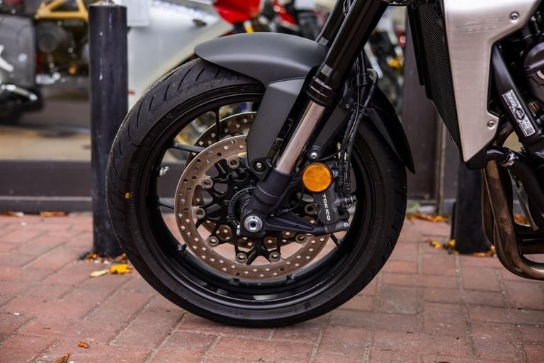 Honda CB1000R LOW MILES ! SHIFTER ! STUNNING