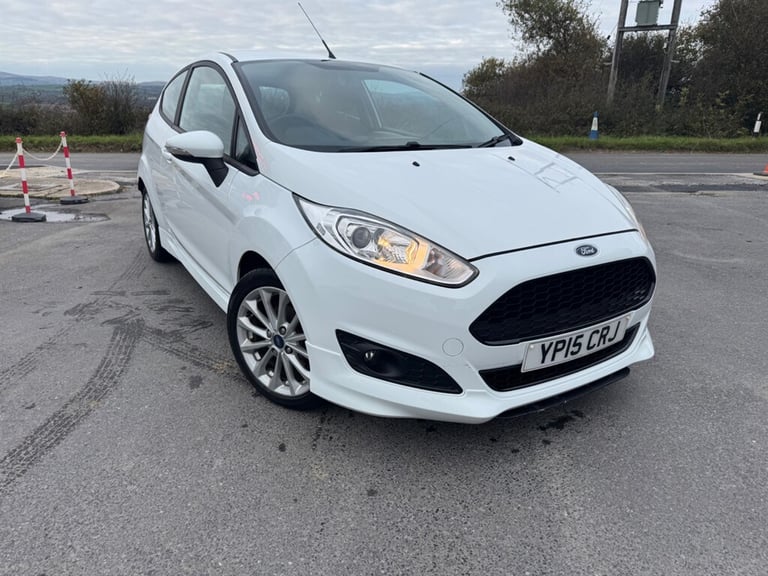 image for 2015 Ford Fiesta 1.0 EcoBoost 125 Zetec S 3dr HATCHBACK PETROL Manual