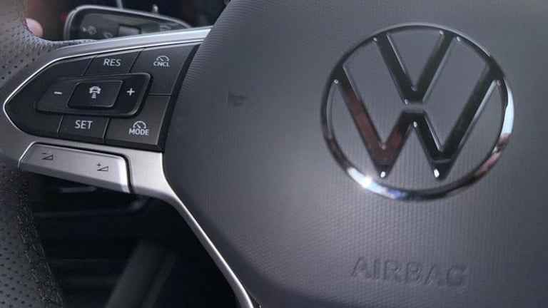 2025 Volkswagen Touran 1.5 eTSI (150ps) R-Line DSG Automatic Estate Hybrid Automatic