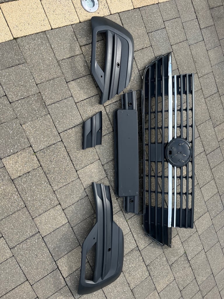 VW Transporter  Upper & Lower Grilles- T6.1 ( 2022-24)