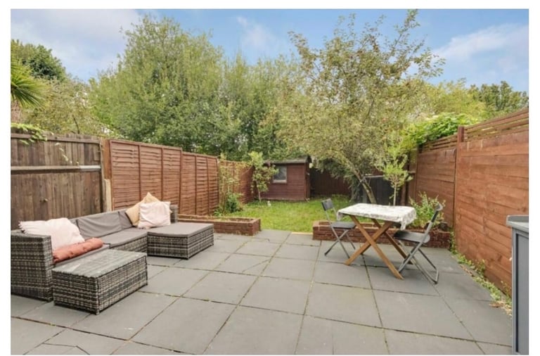 Modern 2-Bed Flat – Holland Road, NW10 5AX 